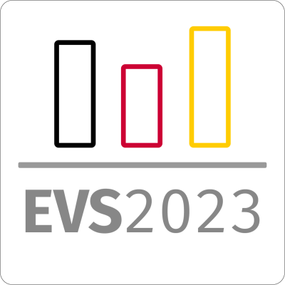 Logo Einkommen- und Verbrauchsstichprobe: Schriftzug "EVS 2023" unter Strich, darüber drei unterschiedlich großen, weißen Balken mit Rahmen in schwarz, rot, gold (von links nach rechts)