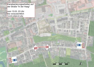 Satellit Aufnahme Brüggen Ausrichtung Norden, Maßstab 1:20: Feld- und Waldflachen grün, Straßen grau mit Straßennamen in schwarz, Gebäude, oben links weißer Kasten mit schwarzer Schrift „Kanalsanierungsarbeiten auf der Straße „In der Haag“ vom 13.03. 23 Uhr bis voraussichtlich 14.03.2024 6 Uhr“, unten rote Linie für gesperrte Stelle mit Verkehrsschildern für Sperrung von motorisierten Fahrzeugen links und rechts, weiter links und rechts Verkehrsschild Anlieger bis Baustelle frei mit rotweißen Absperrung