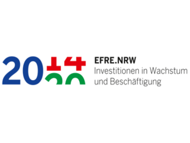 Logo EFRE.NRW: links blaue 20, rechts daneben unterer Teil einer roten 14 oben und oberer Teil einer grünen 20 unten, rechts daneben Schriftzug oben fettgedruckt in schwarzen Großbuchstaben "EFRE.NRW", darunter in schwarzer Schrift "Investitionen in Wachstum und Beschäftigung"
